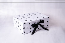 Load image into Gallery viewer, Black and White Spotty Pattern Magnetic Gift Box
