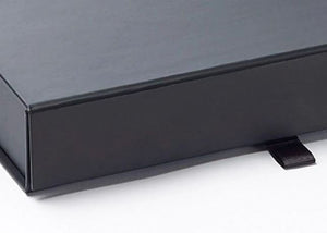 Black A6 Luxury Slimline Magnetic Gift Box detail
