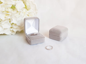 Light Grey Single Ring Box open and closed