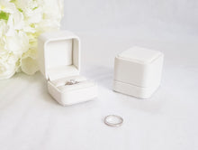 Load image into Gallery viewer, White Leatherette Single Ring Box open and closed
