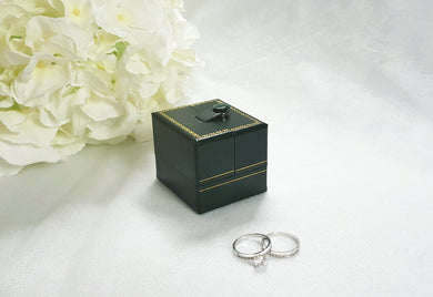 Green Double Door Leatherette Traditional Style Double Ring Box 1