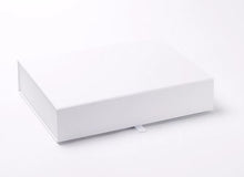 Load image into Gallery viewer, A4 Luxury Slimline Magnetic Gift Box - Wholesale (12)
