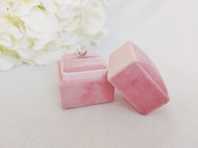 Load image into Gallery viewer, Pink Square Velvet Single Ring Box
