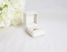 Load image into Gallery viewer, White Leatherette Single Ring Box title
