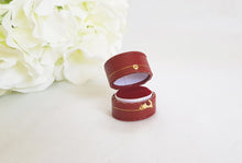 Load image into Gallery viewer, Burgundy Vintage Style Traditional Heirloom Single Ring Box title
