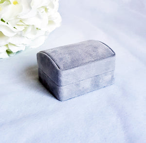 Silver Grey Suede Double Ring Box 4