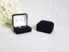 Load image into Gallery viewer, Black Velvet Double Ring Box 2
