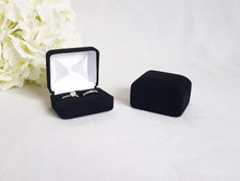 Load image into Gallery viewer, Black Velvet Double Ring Box 5
