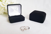 Load image into Gallery viewer, Black Velvet Double Ring Box 6
