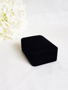 Black Luxury Velvet Pendant Box closed