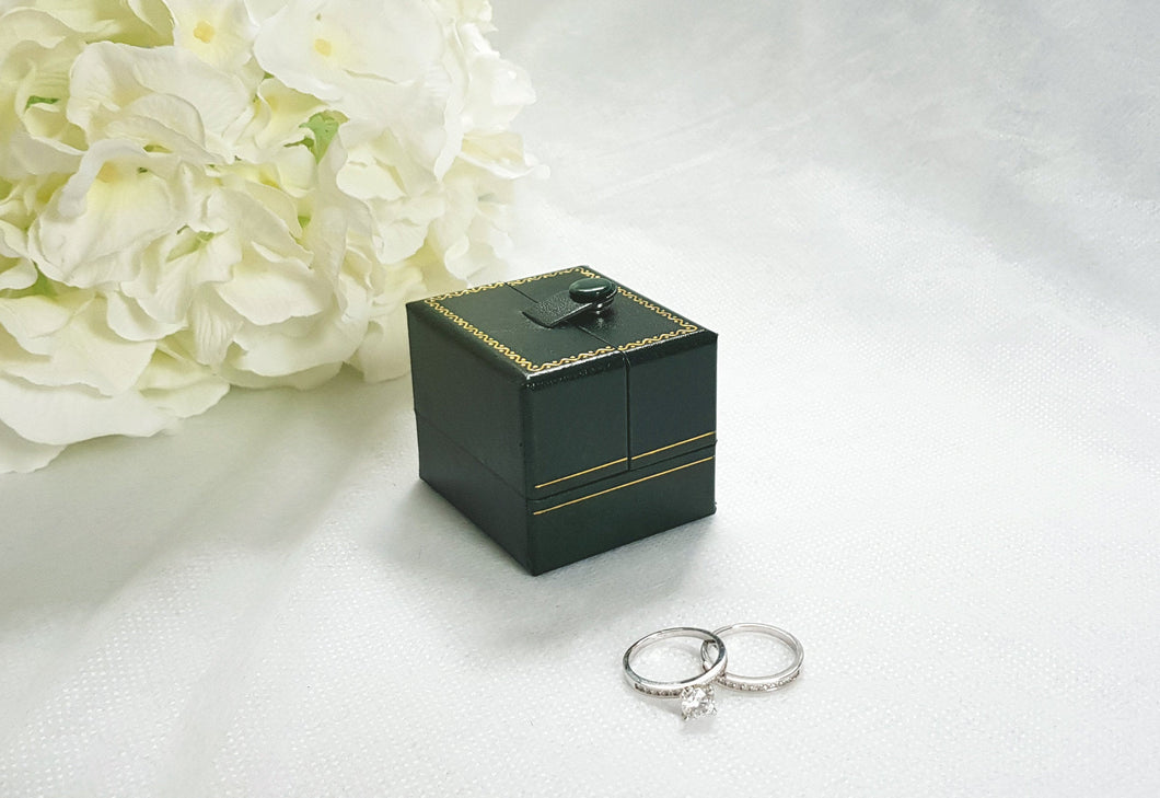 Jewellers Ring Box Supplies Luxury Antique Style Leatherette Heart Ring  Gift Box | eBay