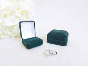 Green Velvet Single Ring Box empty