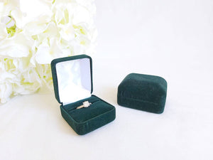 Green Velvet Single Ring Box with box