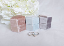 Load image into Gallery viewer, Grey Velvet Hexagonal Double Ring Box 6
