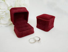 Load image into Gallery viewer, Red Luxury Suede Single Ring Box empty
