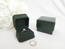 Load image into Gallery viewer, Green Luxury Suede Single Ring Box display
