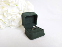 Load image into Gallery viewer, Green Luxury Suede Single Ring Box zoom
